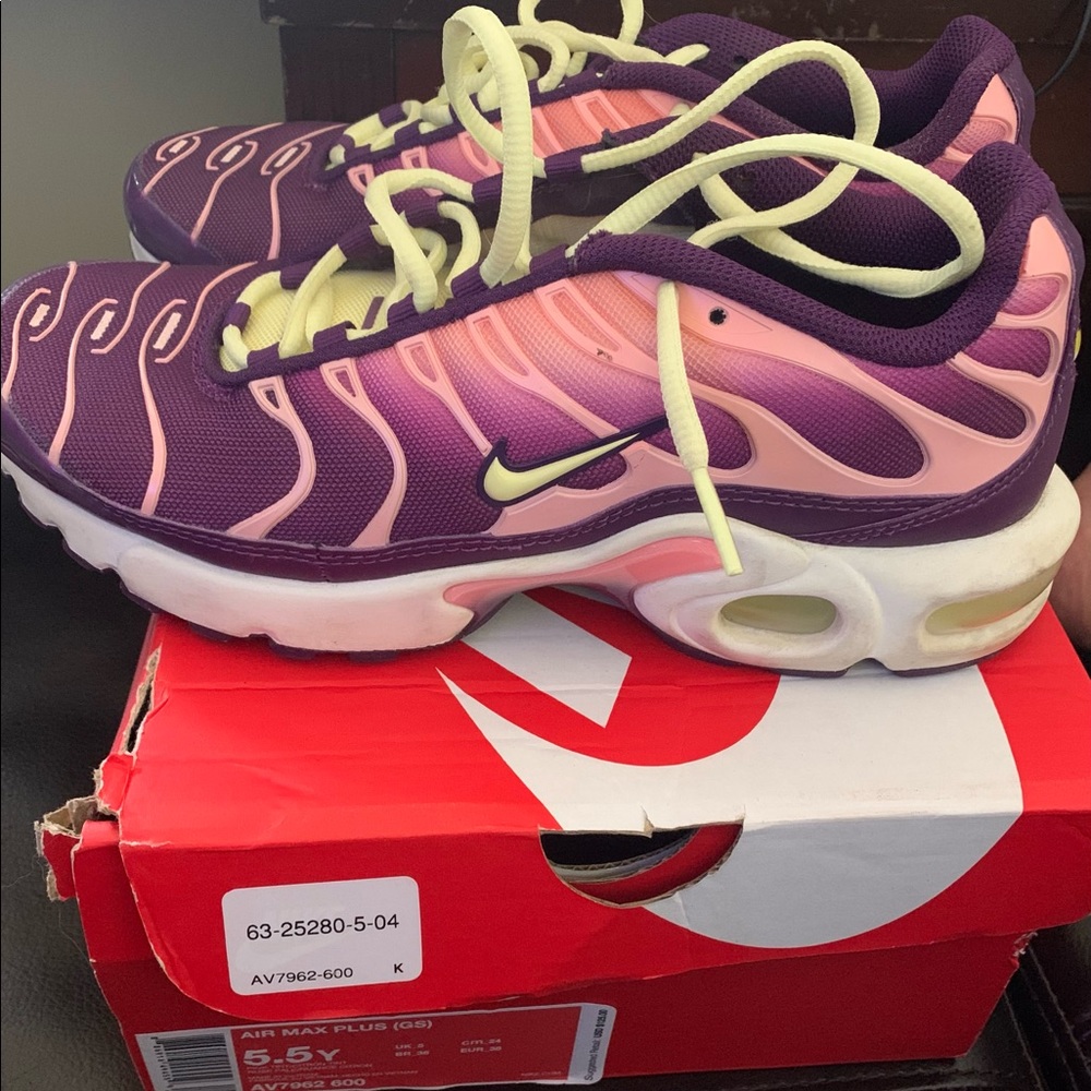 Preloved Nike AirMax Plus - Lucky Charms